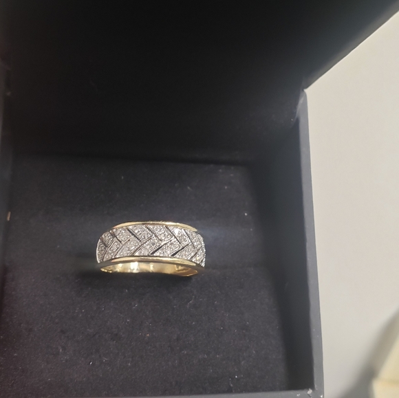 14k solid yellow gold geniune diamonds band - Picture 8 of 8